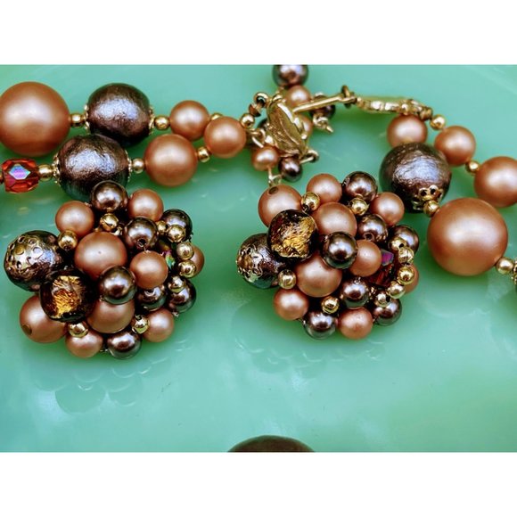 Vintage 1950s 2 Strand Beaded Necklace cluster clip earrings Set - Picture 4 of 16